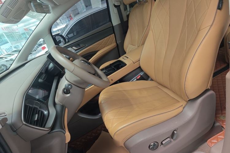 Used Denza D9 2022 DM-i 970 Four-Wheel Drive Prestige Model Left Front Seat