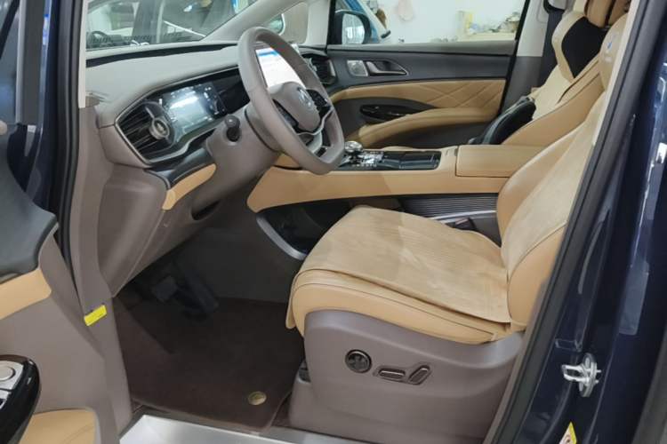 Used Denza D9 2022 DM-i 970 Four-Wheel Drive Flagship Model Left Front Seat