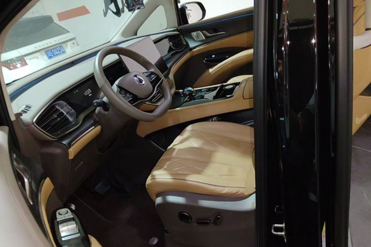 Used Denza D9 2022 DM-i 970 Four-Wheel Drive Flagship Model Left Front Seat