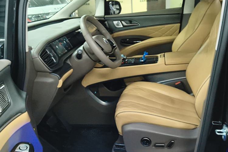 Used Denza D9 2022 DM-i 970 Four-Wheel Drive Flagship Model Left Front Seat