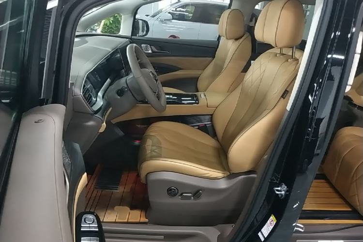 Used Denza D9 2022 DM-i 970 Four-Wheel Drive Prestige Model Left Front Seat