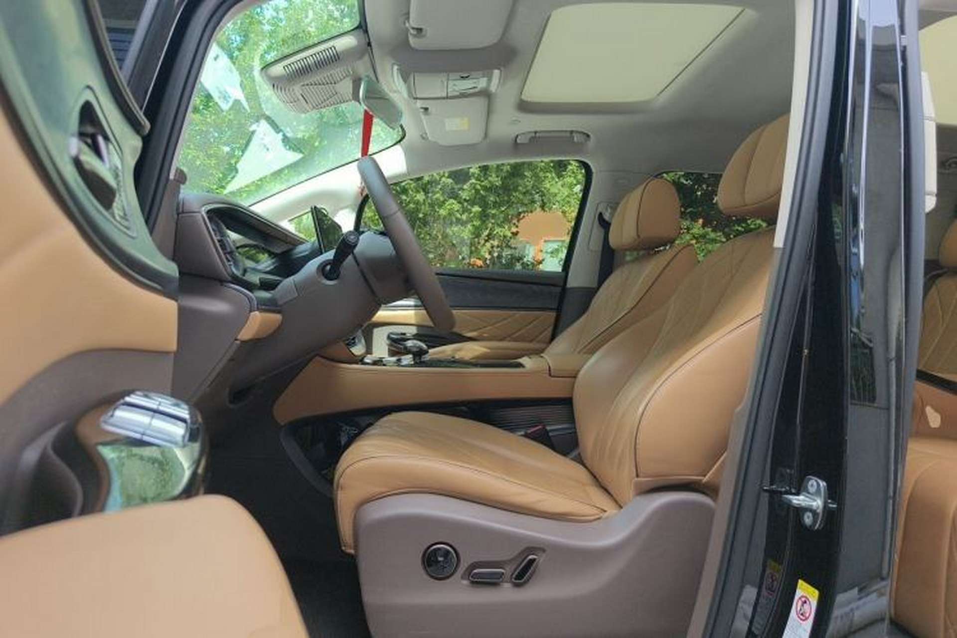 Used Denza D9 2022 DM-i 1040 Prestige Model Left Front Seat