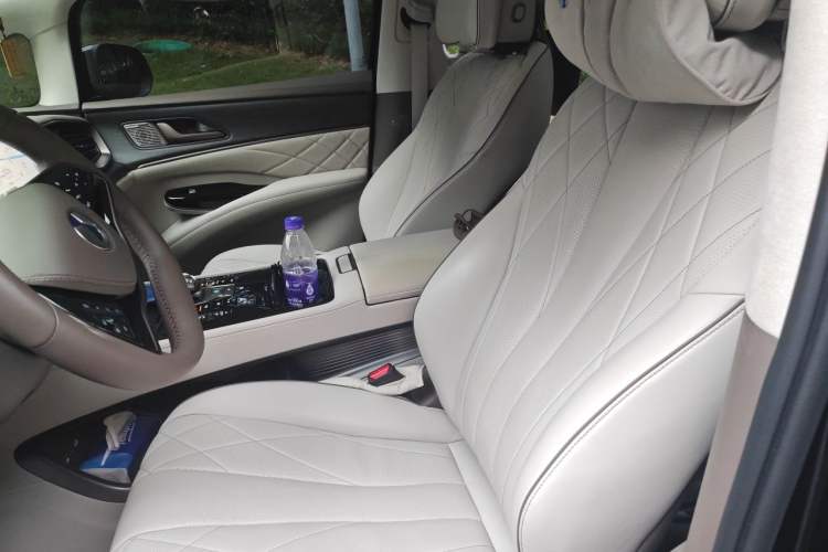Used Denza D9 2022 DM-i 970 Four-Wheel Drive Flagship Model Left Front Seat
