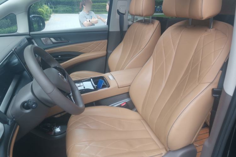 Used Denza D9 2022 DM-i 970 Four-Wheel Drive Prestige Model Left Front Seat