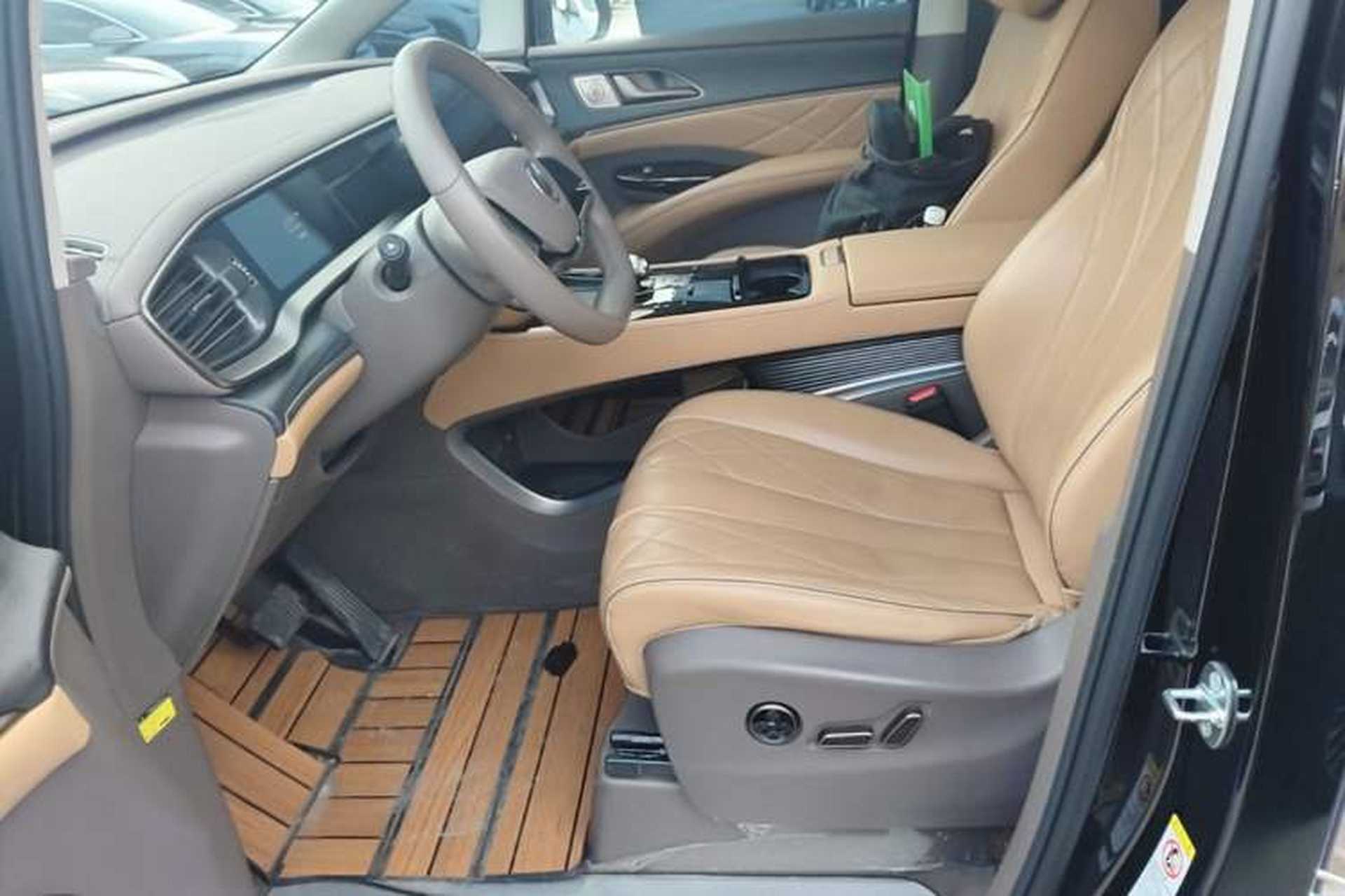 Used Denza D9 2022 EV 600 Four-Wheel Drive Flagship Model Left Front Seat