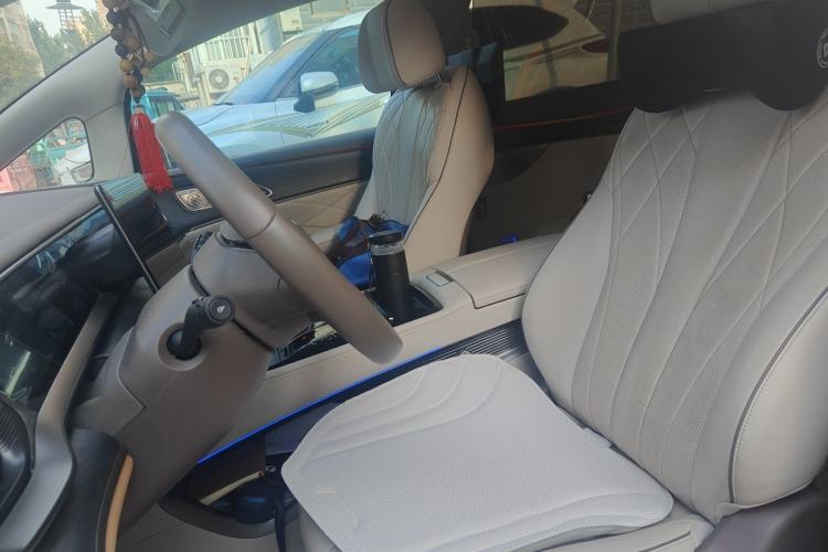 Used Denza D9 2022 DM-i 970 Four-Wheel Drive Prestige Model Left Front Seat