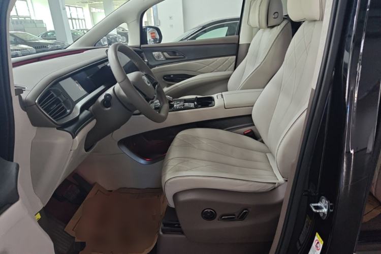 Used Denza D9 2022 DM-i 970 Four-Wheel Drive Flagship Model Left Front Seat
