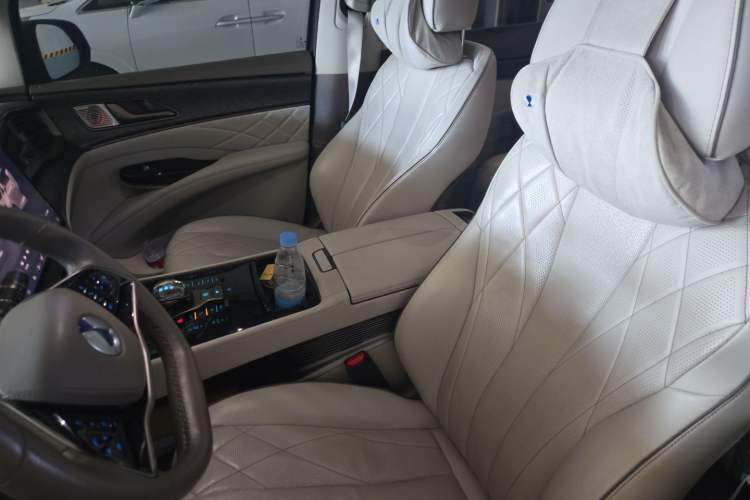 Used Denza D9 2022 EV 620 Prestige Model Left Front Seat