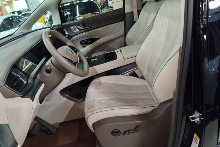 Used Denza D9 2022 DM-i 970 Four-Wheel Drive Flagship Model Left Front Seat