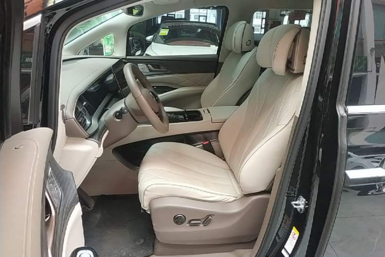 Used Denza D9 2022 DM-i 970 Four-Wheel Drive Flagship Model Left Front Seat