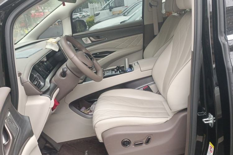 Used Denza D9 2022 DM-i 970 Four-Wheel Drive Prestige Model Left Front Seat