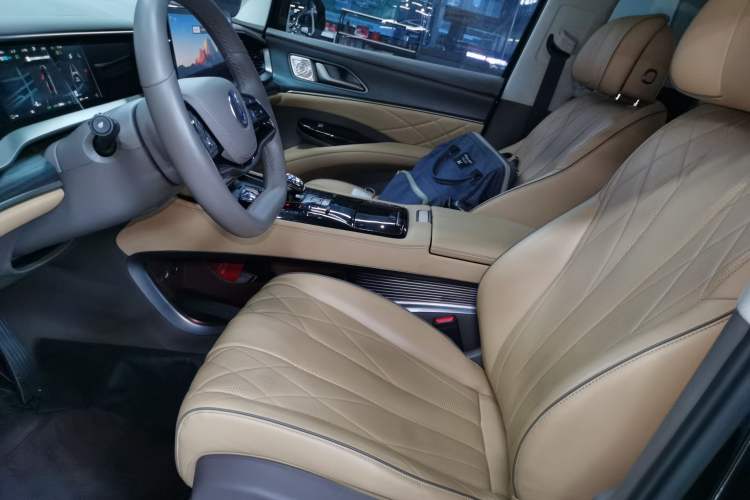 Used Denza D9 2022 DM-i 970 Four-Wheel Drive Flagship Model Left Front Seat
