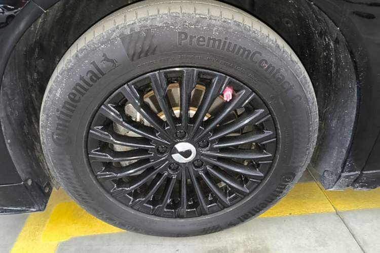 Used Denza D9 2022 DM-i 1040 Prestige Model Left Front Wheel Hub