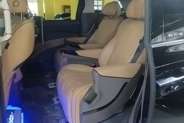 Used Denza D9 2022 DM-i 970 Four-Wheel Drive Flagship Model Left Rear Seat