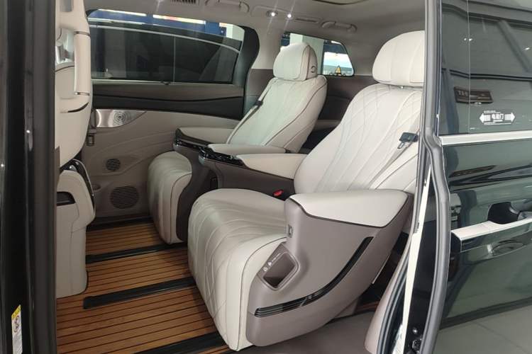Used Denza D9 2022 DM-i 945 Luxury Model Left Rear Seat