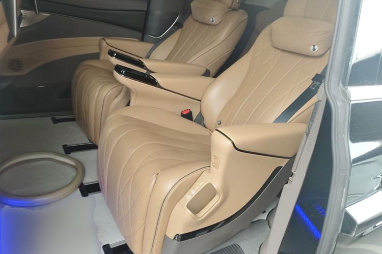 Used Denza D9 2022 DM-i 970 Four-Wheel Drive Flagship Model Left Rear Seat