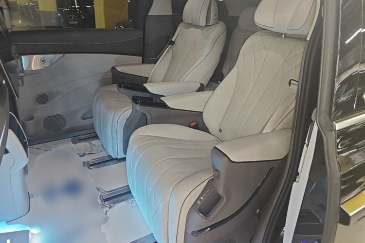 Used Denza D9 2022 DM-i 970 Four-Wheel Drive Flagship Model Left Rear Seat