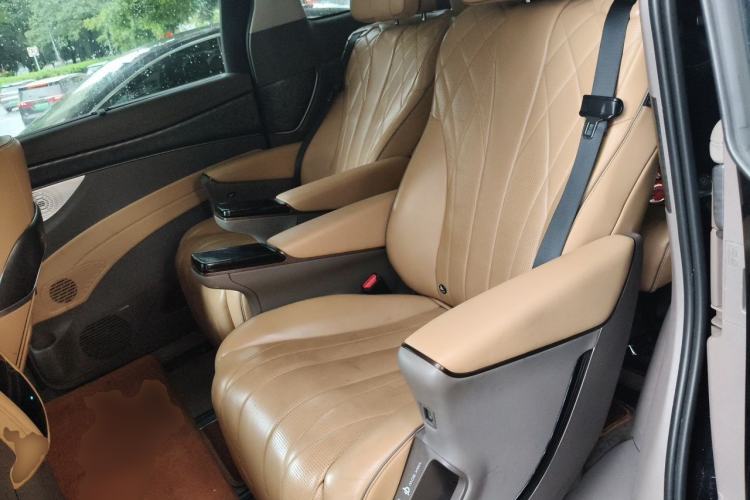 Used Denza D9 2022 DM-i 1040 Prestige Model Left Rear Seat