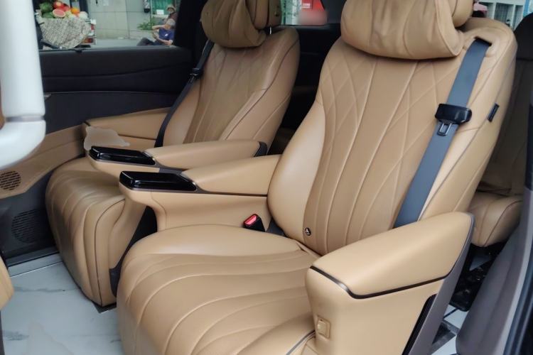 Used Denza D9 2022 DM-i 970 Four-Wheel Drive Flagship Model Left Rear Seat