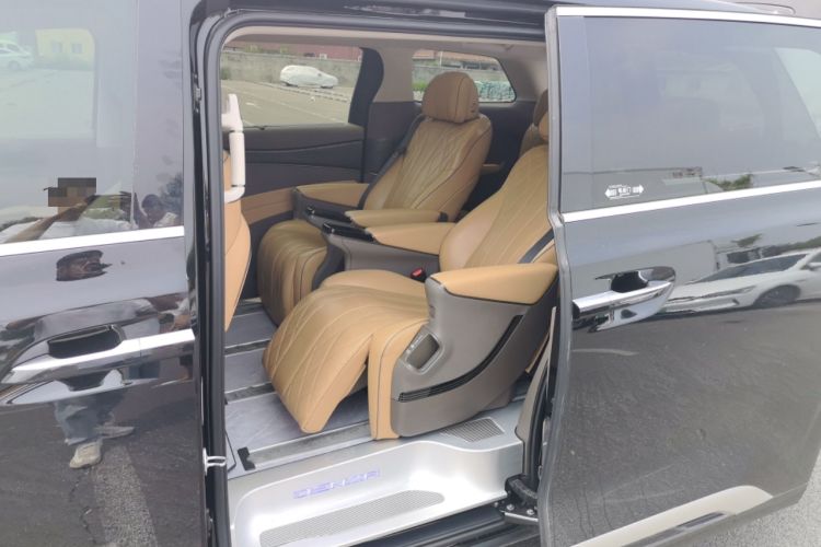 Used Denza D9 2022 DM-i 1040 Prestige Model Left Rear Seat