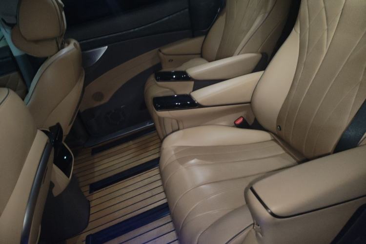 Used Denza D9 2022 DM-i 1040 Prestige Model Left Rear Seat