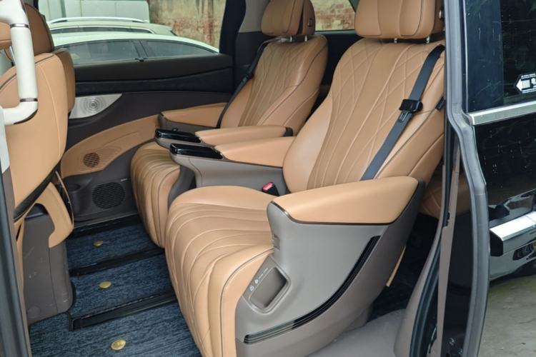 Used Denza D9 2022 DM-i 1040 Prestige Model Left Rear Seat
