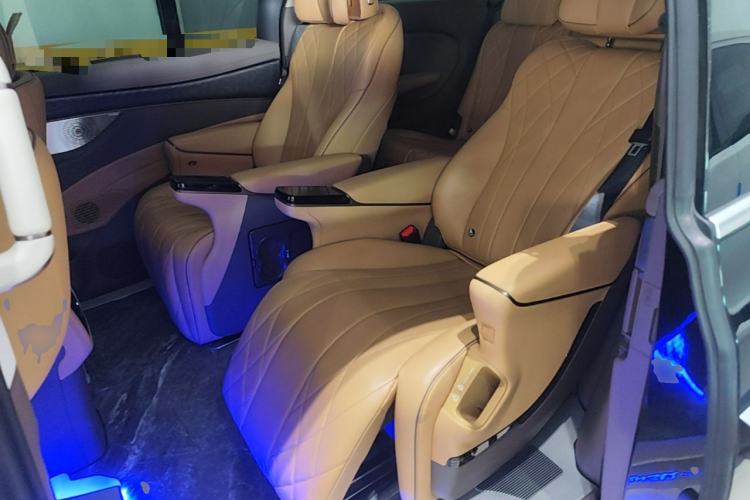Used Denza D9 2022 DM-i 1040 Prestige Model Left Rear Seat