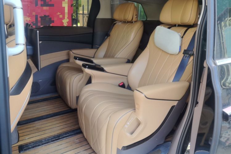 Used Denza D9 2022 DM-i 970 Four-Wheel Drive Prestige Model Left Rear Seat