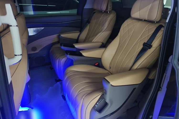 Used Denza D9 2022 DM-i 1040 Prestige Model Left Rear Seat