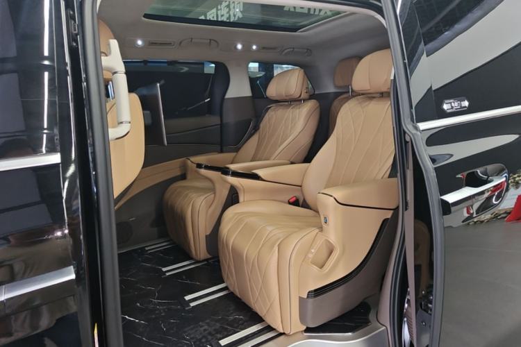 Used Denza D9 2022 DM-i 970 Four-Wheel Drive Flagship Model Left Rear Seat