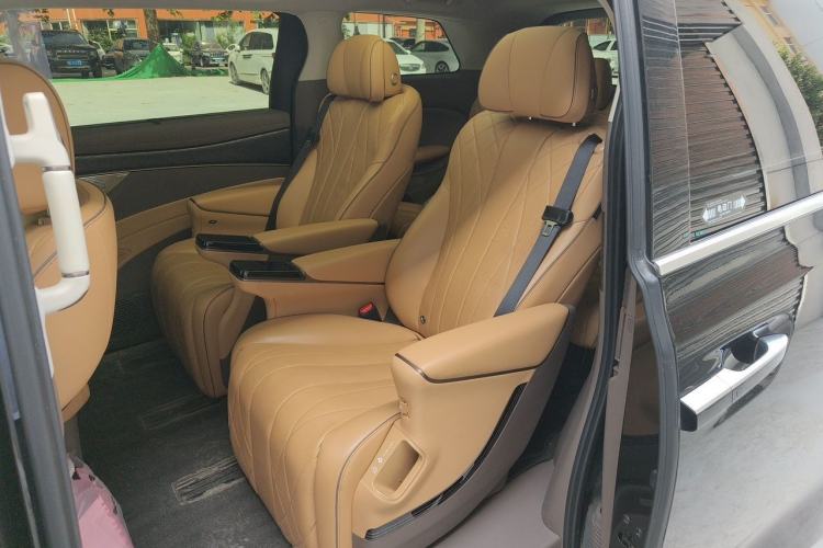 Used Denza D9 2022 DM-i 1040 Prestige Model Left Rear Seat