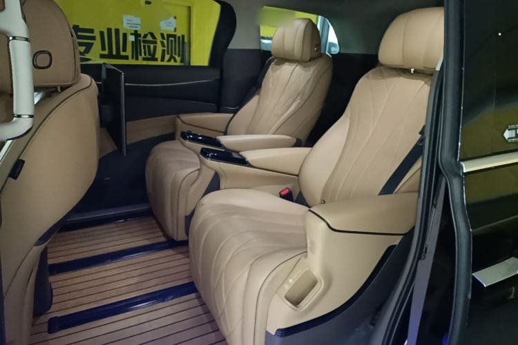 Used Denza D9 2022 DM-i 970 Four-Wheel Drive Flagship Model Left Rear Seat