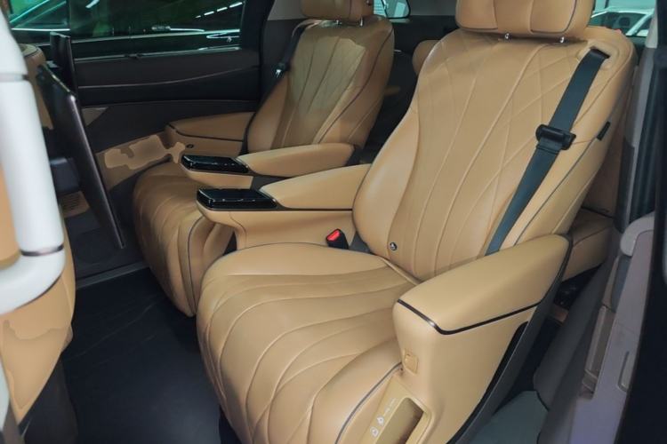 Used Denza D9 2022 DM-i 970 Four-Wheel Drive Flagship Model Left Rear Seat