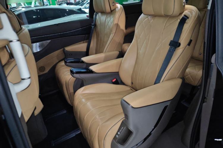 Used Denza D9 2022 EV 620 Prestige Model Left Rear Seat