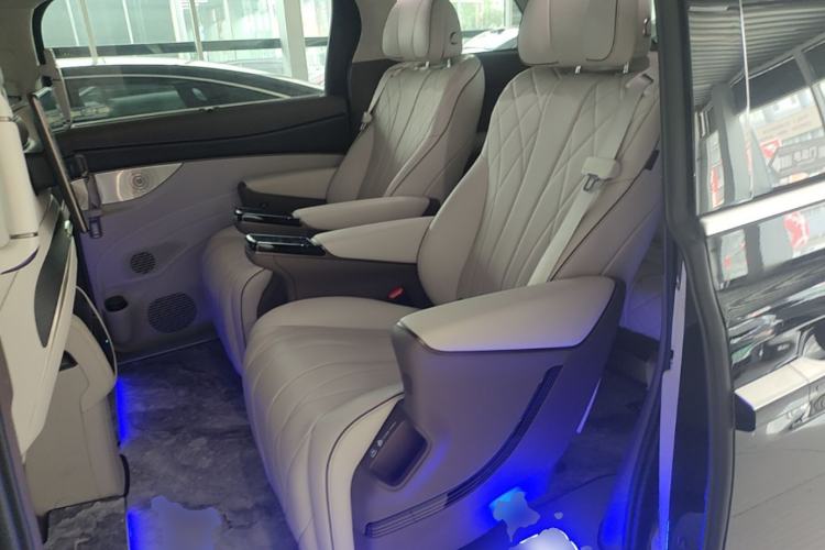 Used Denza D9 2022 DM-i 970 Four-Wheel Drive Prestige Model Left Rear Seat
