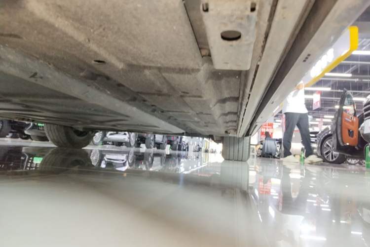 Used Denza D9 2022 DM-i 970 Four-Wheel Drive Flagship Model Left Side Sill