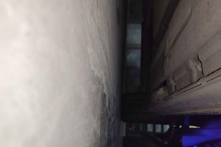 Used Denza D9 2022 DM-i 1040 Prestige Model Left Side Sill