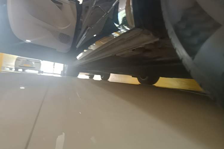 Used Denza D9 2022 DM-i 970 Four-Wheel Drive Flagship Model Left Side Sill