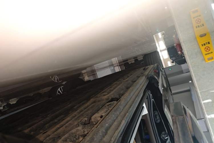 Used Denza D9 2022 DM-i 970 Four-Wheel Drive Prestige Model Left Side Sill