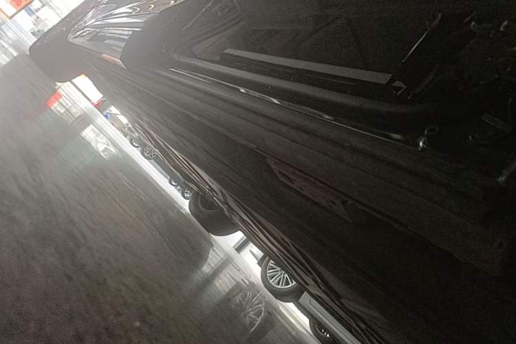 Used Denza D9 2022 DM-i 970 Four-Wheel Drive Prestige Model Left Side Sill