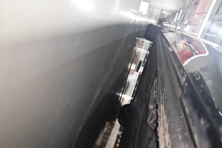 Used Denza D9 2022 EV 600 Four-Wheel Drive Flagship Model Left Side Sill