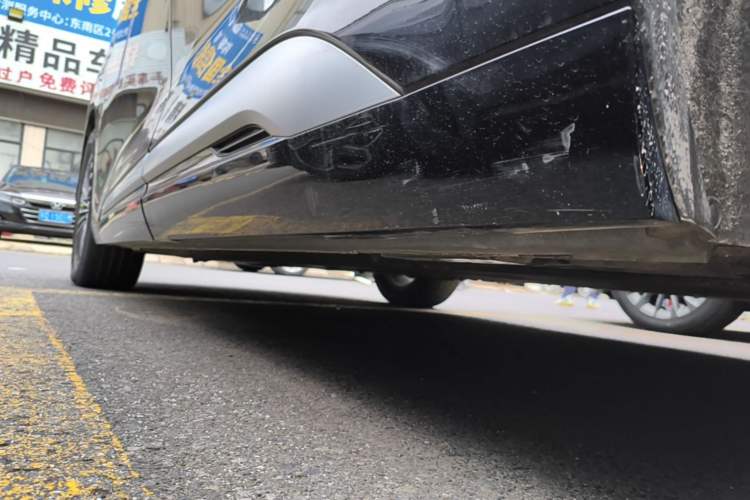 Used Denza D9 2022 DM-i 970 Four-Wheel Drive Prestige Model Left Side Sill
