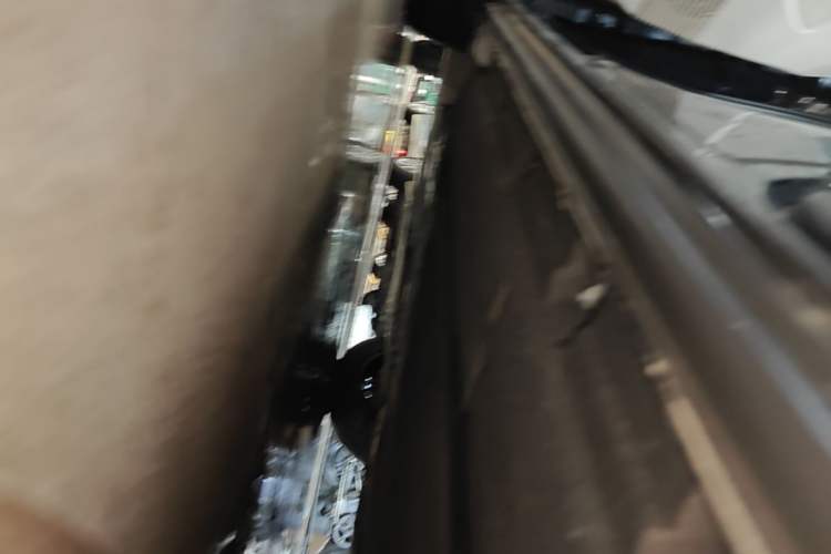 Used Denza D9 2022 DM-i 970 Four-Wheel Drive Flagship Model Left Side Sill