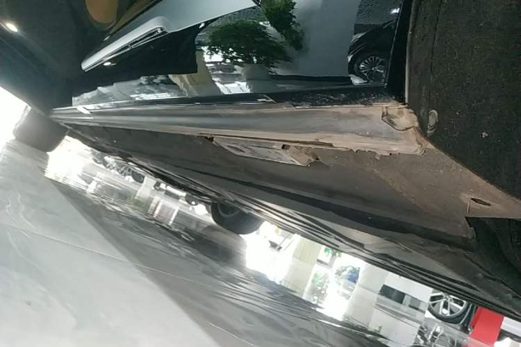 Used Denza D9 2022 DM-i 970 Four-Wheel Drive Prestige Model Left Side Sill
