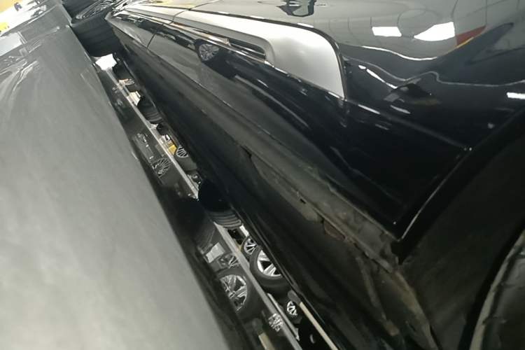 Used Denza D9 2022 DM-i 970 Four-Wheel Drive Flagship Model Left Side Sill