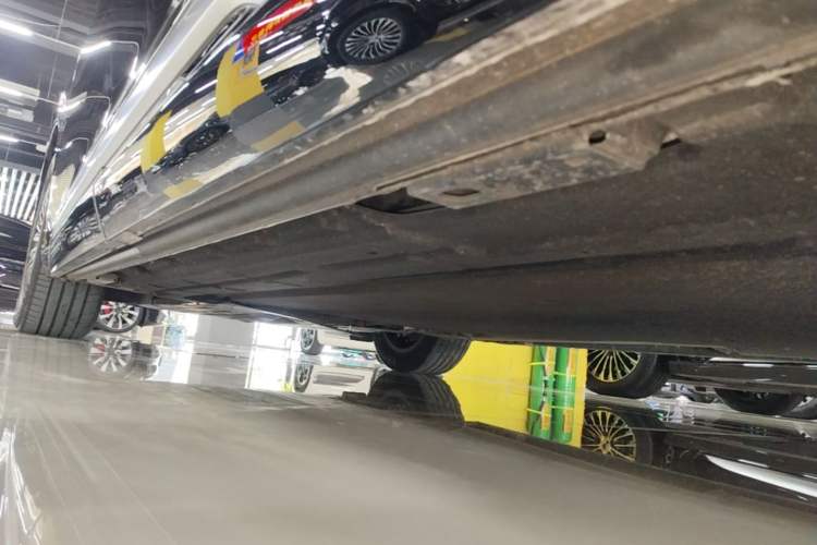 Used Denza D9 2022 DM-i 970 Four-Wheel Drive Flagship Model Left Side Sill