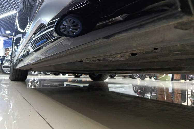 Used Denza D9 2022 DM-i 970 Four-Wheel Drive Flagship Model Left Side Sill