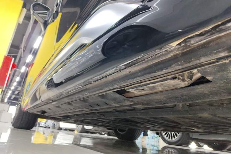 Used Denza D9 2022 DM-i 970 Four-Wheel Drive Prestige Model Left Side Sill