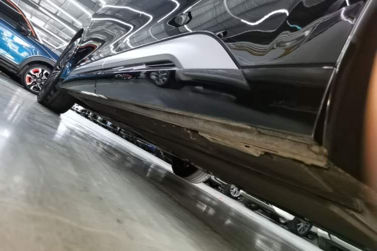 Used Denza D9 2022 DM-i 970 Four-Wheel Drive Flagship Model Left Side Sill