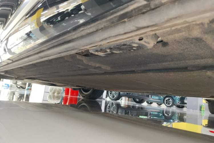 Used Denza D9 2022 DM-i 970 Four-Wheel Drive Prestige Model Left Side Sill